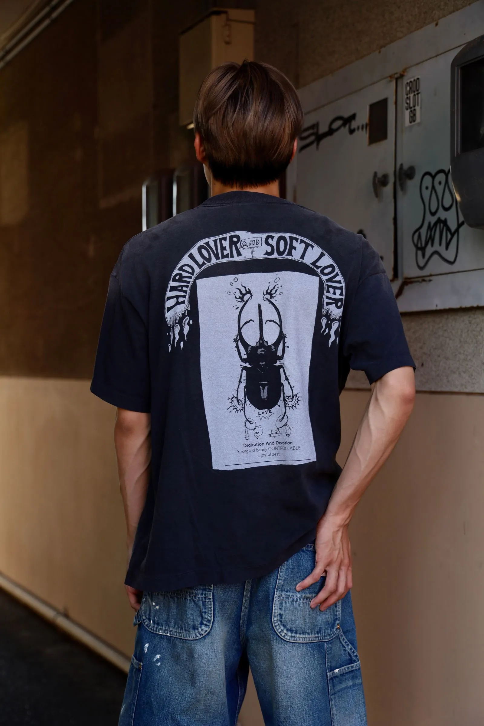 SAINT Mxxxxxx SS TEE/THE ETERNAL/BLK Latest Skeleton Beetle Distressed Sulfur Dyeing Retro Short Sleeves Washed Black S-XL Garment Dyeing Rewashed for Distressed Horse Replacement Faded Top Printing Technology Simulates Natural Distressed Style Really Correct Version Original Consistent Main Mark/Washed Mark/Angel Anti-Counterfeiting Mark